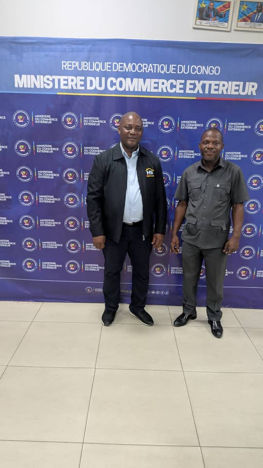 Membres de l’équipe House Service au bureau de Kinshasa